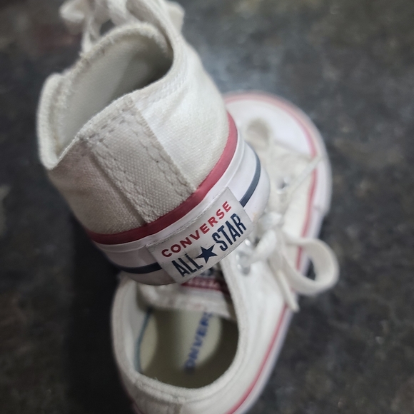 Converse - Picture 3 of 5